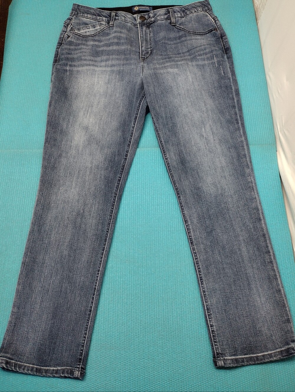 Democracy Women's Straight Mid Rise Jeans Tummy Control Waistband - 14
